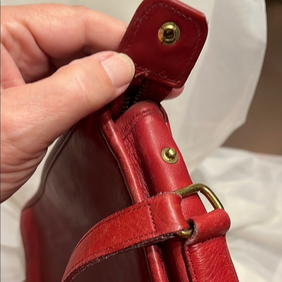 Coach Red Crossbody Bag with Adjustable Strap and Zipper Closure - Picture 11 of 16